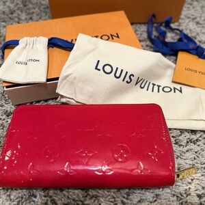 Louis Vuitton, red patent, leather, zippy wallet